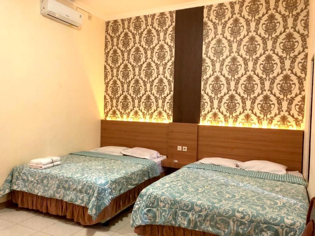 Gombong  Grafika Hotel Dan Resto المظهر الخارجي الصورة