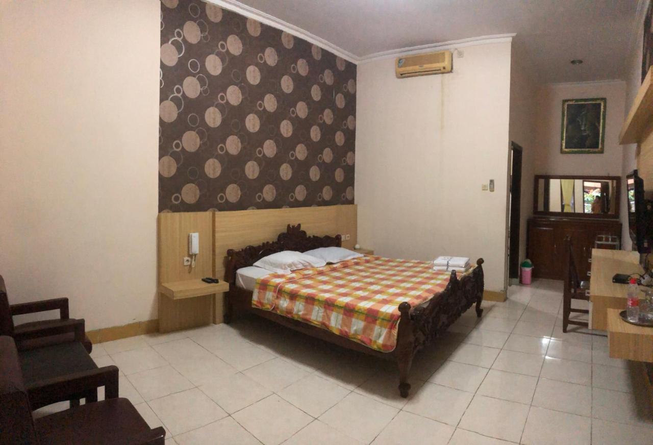 Gombong  Grafika Hotel Dan Resto المظهر الخارجي الصورة