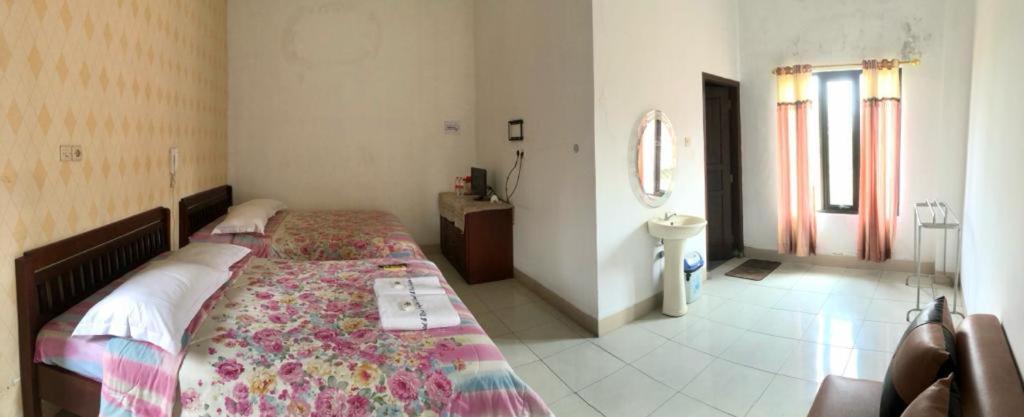 Gombong  Grafika Hotel Dan Resto المظهر الخارجي الصورة